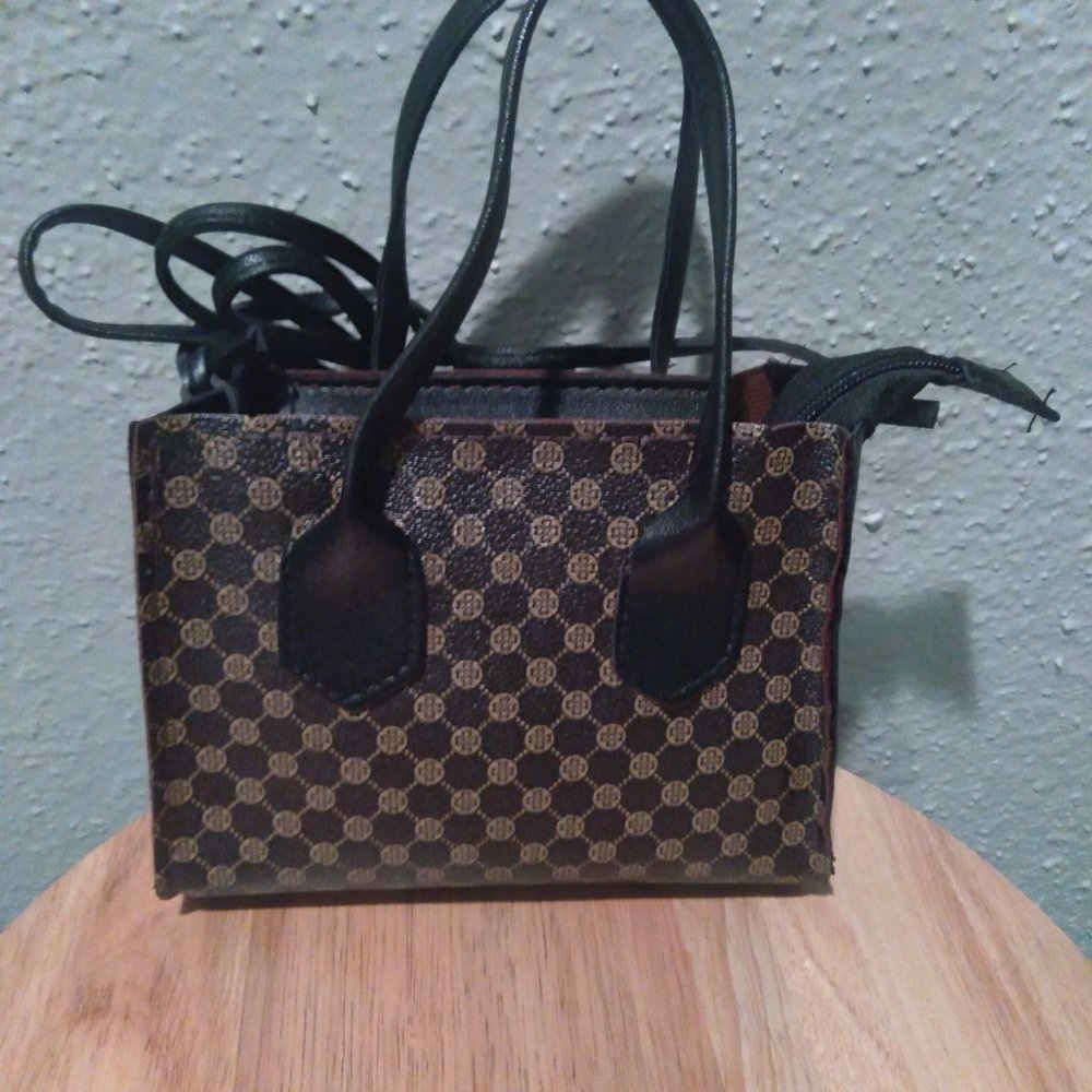 Purse - Picture 2 of 4